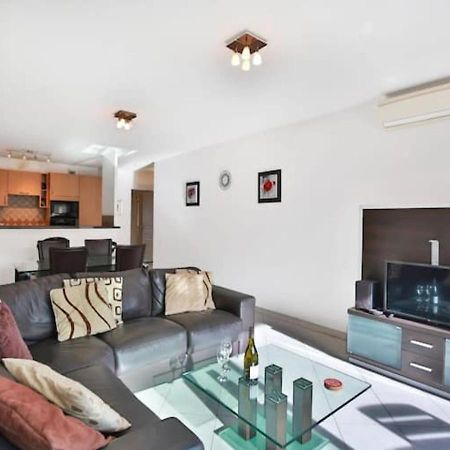 Charming Two-Bedroom Apartment With Balcony And Garage By The Marina Antibes Bagian luar foto