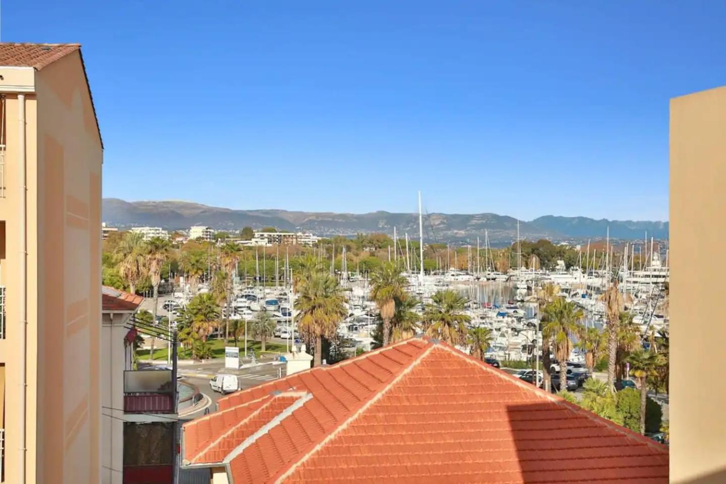 Charming Two-Bedroom Apartment With Balcony And Garage By The Marina Antibes Bagian luar foto